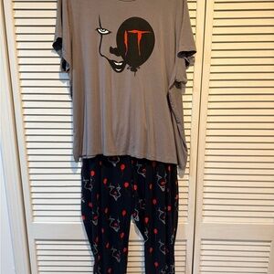 IT Chapter Two Pennywise Women's Pajama Set Gray Black Red Knit Bow Screen Print